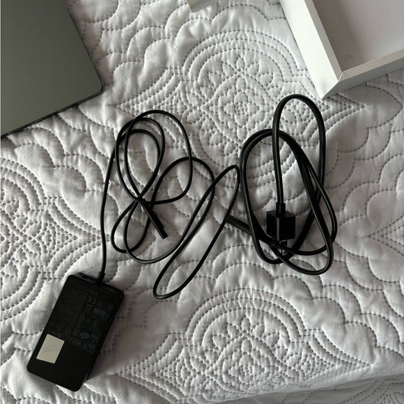 SURFACE LAPTOP 5 (un-used gift) - Picture 8 of 12